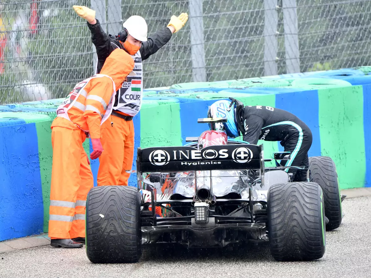 Foto zur News: Nach Startkollision mit Red Bull: Valtteri Bottas bekommt Strafe für Belgien