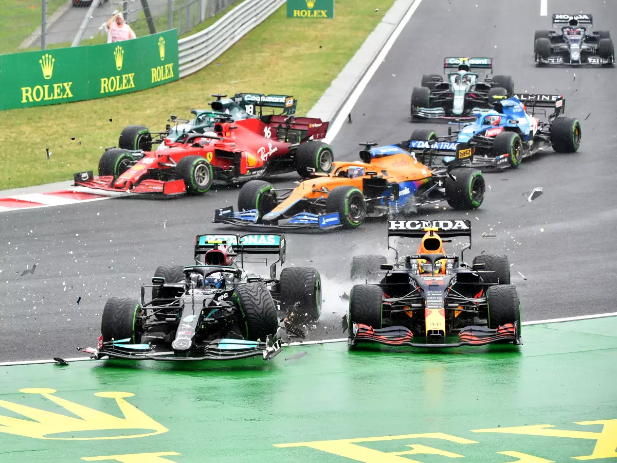 Foto zur News: Franz Tost: Solche Unfälle wollen die Leute doch sehen!