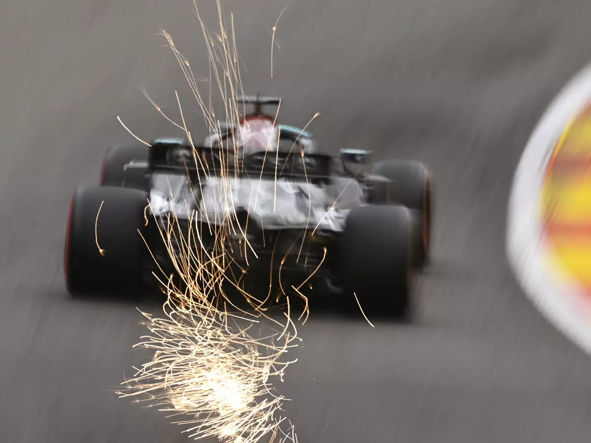 Lewis Hamilton (Mercedes W12) im Training beim Formel-1-Rennen von Belgien in Spa-Francorchamps 2021 Foto zur News: Elf Fahrer wechseln für Spa auf ihren dritten Motor für 2021