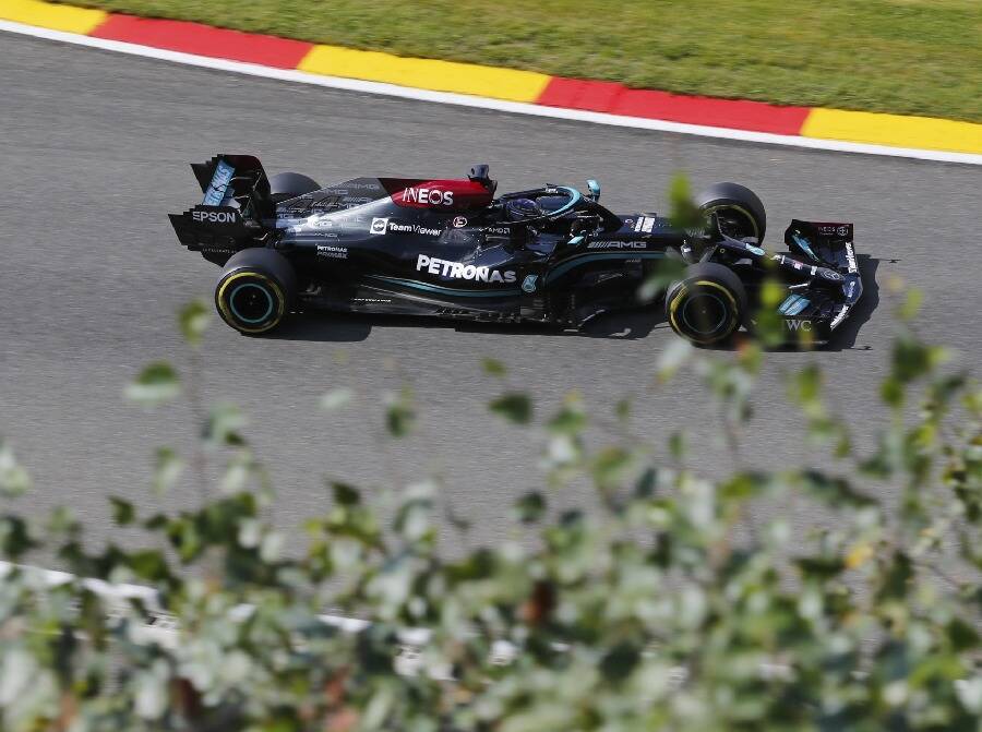 Foto zur News: Lewis Hamilton: "Sie haben Eau Rouge ruiniert"