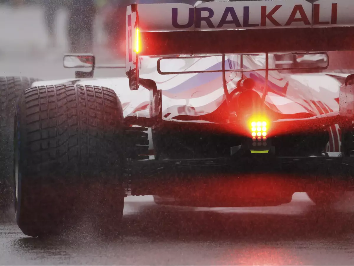 Nikita Masepin (Haas) beim verregneten Grand Prix von Belgien in Spa-Francorchamps 2021 Foto zur News: Spa 2021 erklärt: Hätte es einen Punkt für die schnellste Runde gegeben?