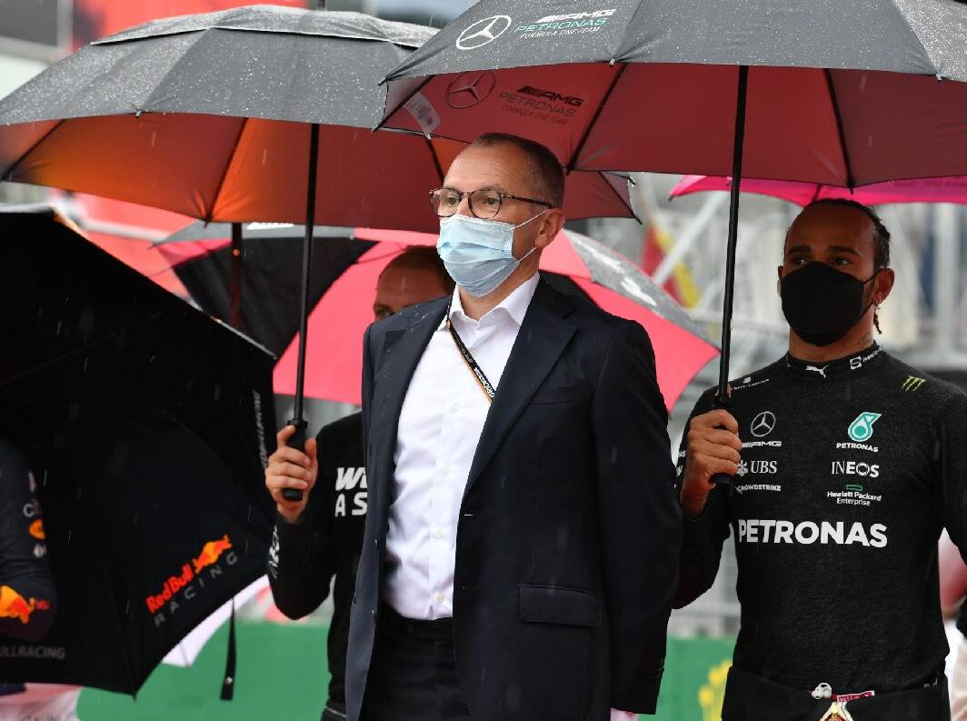 Foto zur News: F1-CEO Domenicali: Kein kommerzieller Grund für Zwei-Runden-Show