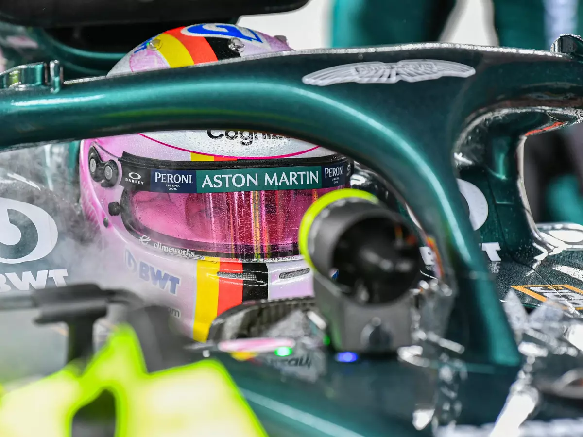 Sebastian Vettel Foto zur News: Vettel kritisiert Masi: "Schätze, das TV-Geld macht den Unterschied"