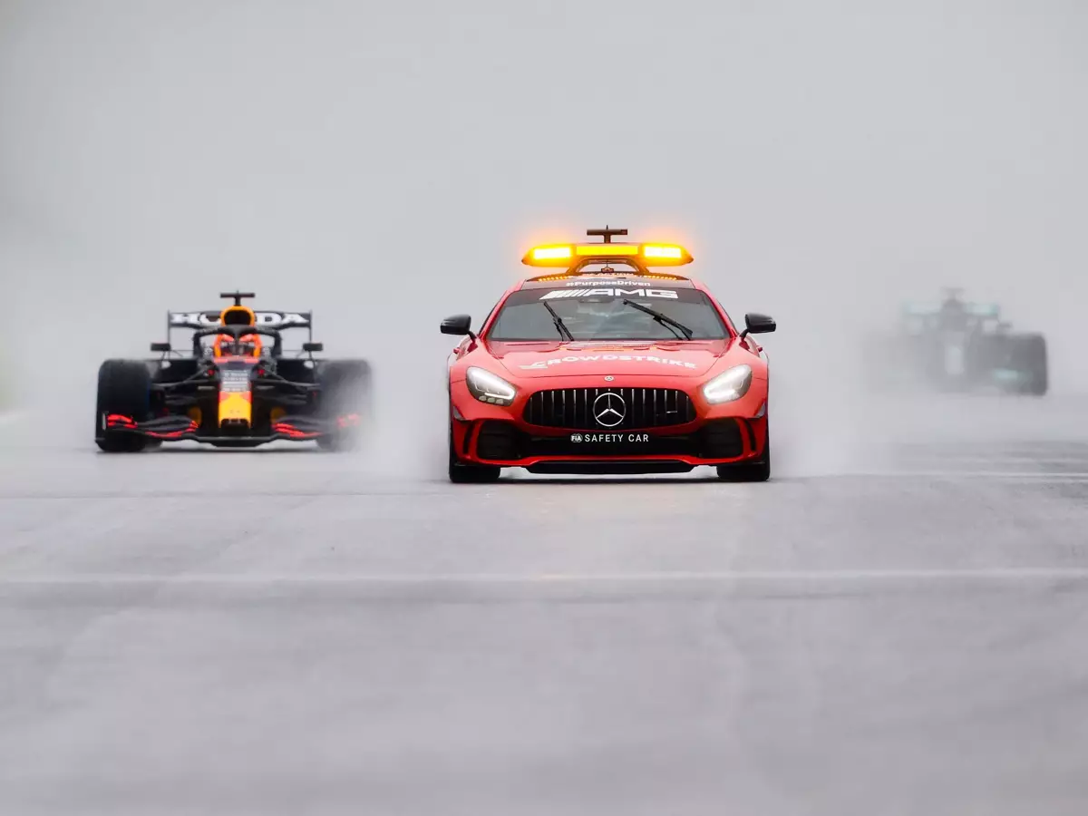 Max Verstappen Foto zur News: Mika Häkkinen: "Die FIA hat in Spa die richtige Entscheidung getroffen"