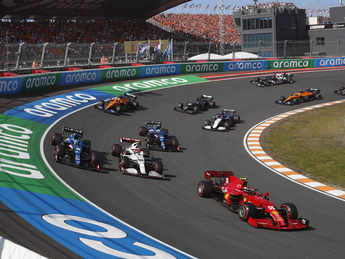 Foto zur News: Fernando Alonso: Nach Zandvoort traurig über Trend der abfallenden Kurven