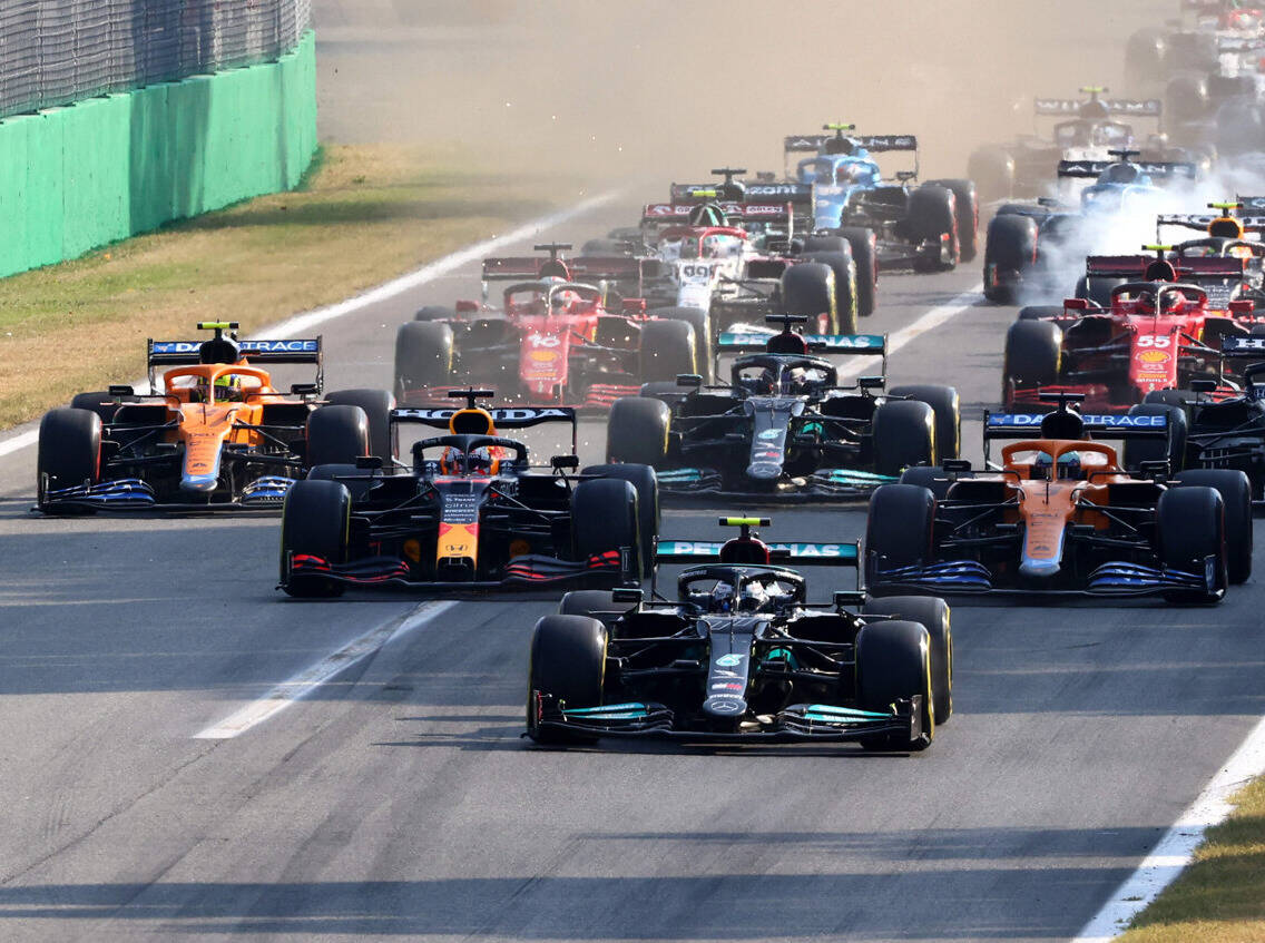 Foto zur News: Nach schlechtem Sprint-Start: Tauscht Mercedes auch Hamilton auf Motor #4?