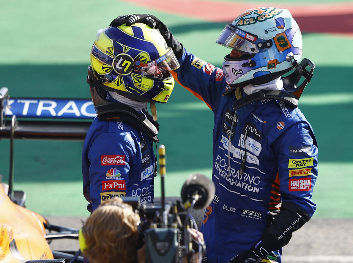 Foto zur News: McLaren-Duell um den Sieg: Norris hatte "Bilder von Max und Lewis im Kopf"