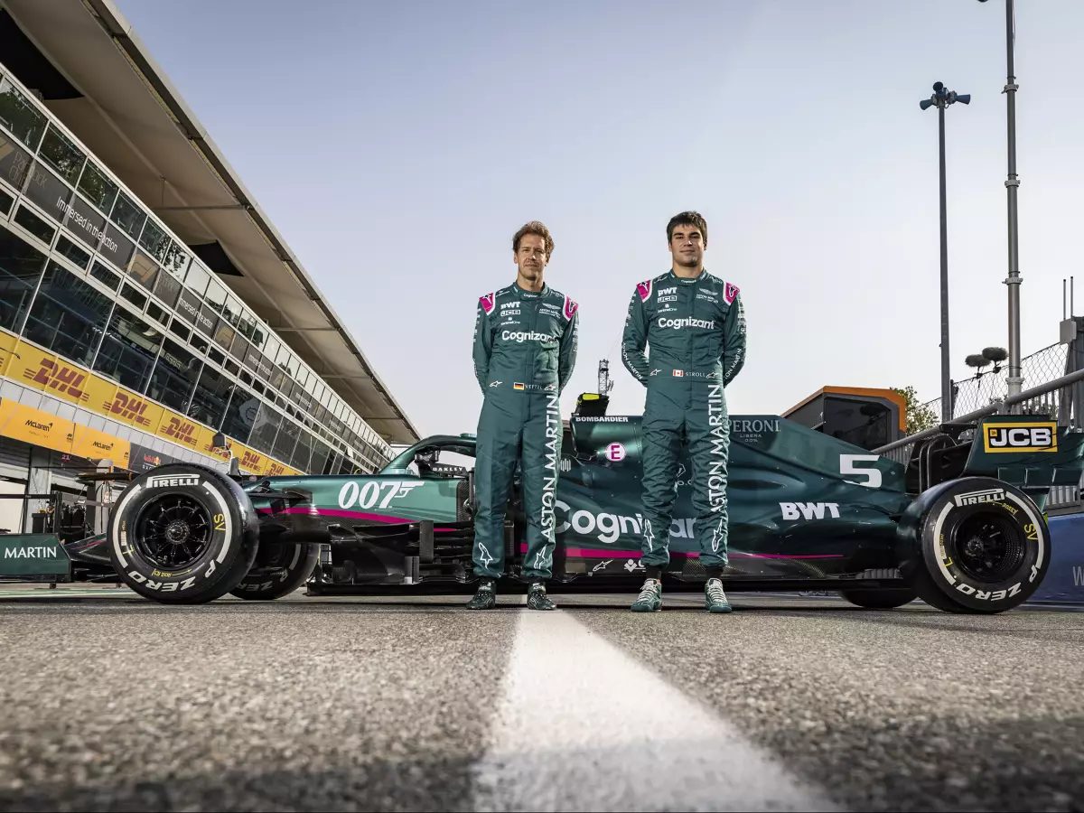 Fotoshooting in Monza: Hat Aston Martin beim Grand Prix von Italien schon das Teamfoto für die Bekanntgabe 2022 gemacht? Foto zur News: Stroll erklärt "feste Absicht": Vettel-Bekanntgabe steht unmittelbar bevor