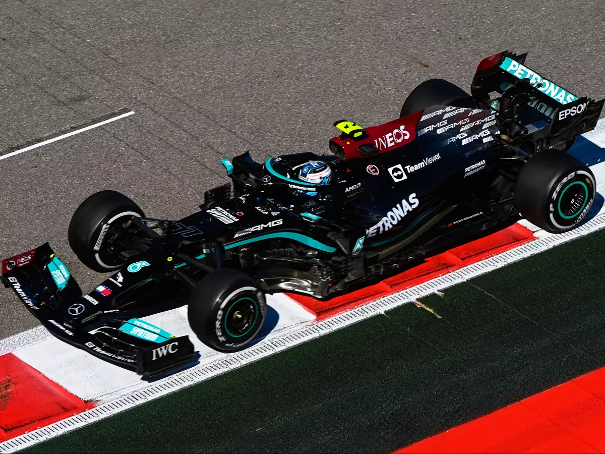 Valtteri Bottas (Mercedes) im Freitagstraining zum Grand Prix von Russland in Sotschi 2021 Foto zur News: F1-Training Sotschi 2021: Favorit Mercedes dominiert am Freitag