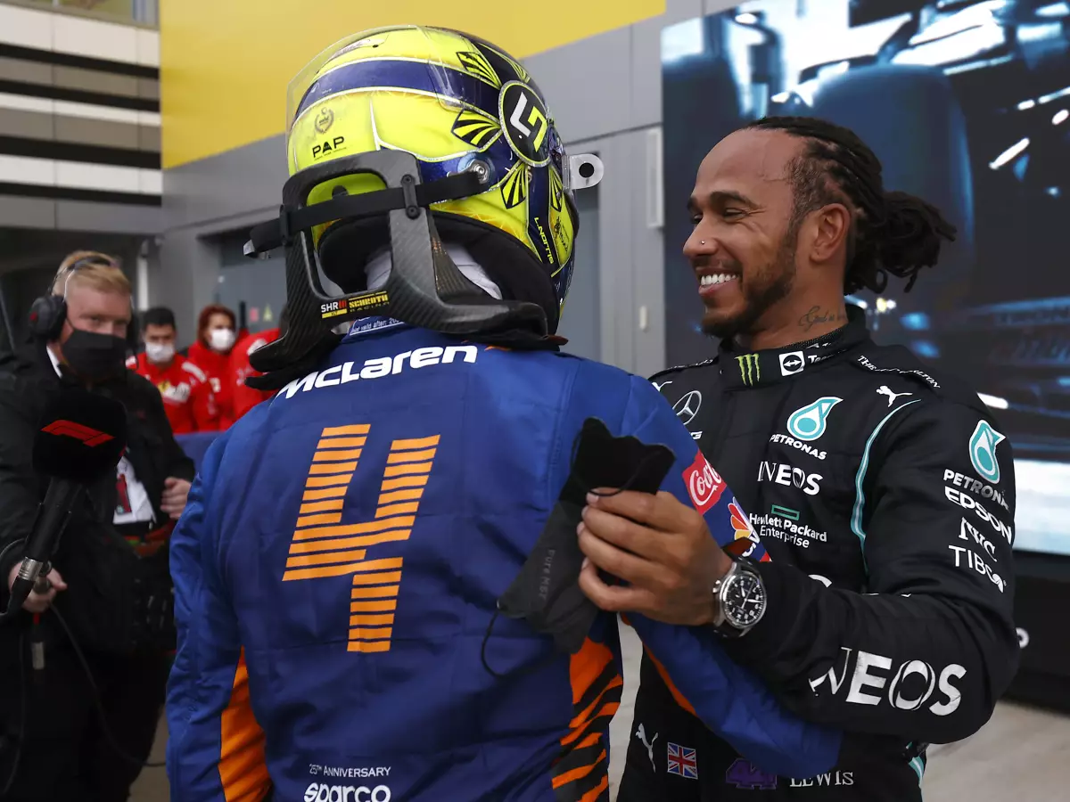 Lando Norris, Lewis Hamilton Foto zur News: Bittere Fehlentscheidung: Norris verliert Sieg in Sotschi 2021 an Hamilton!