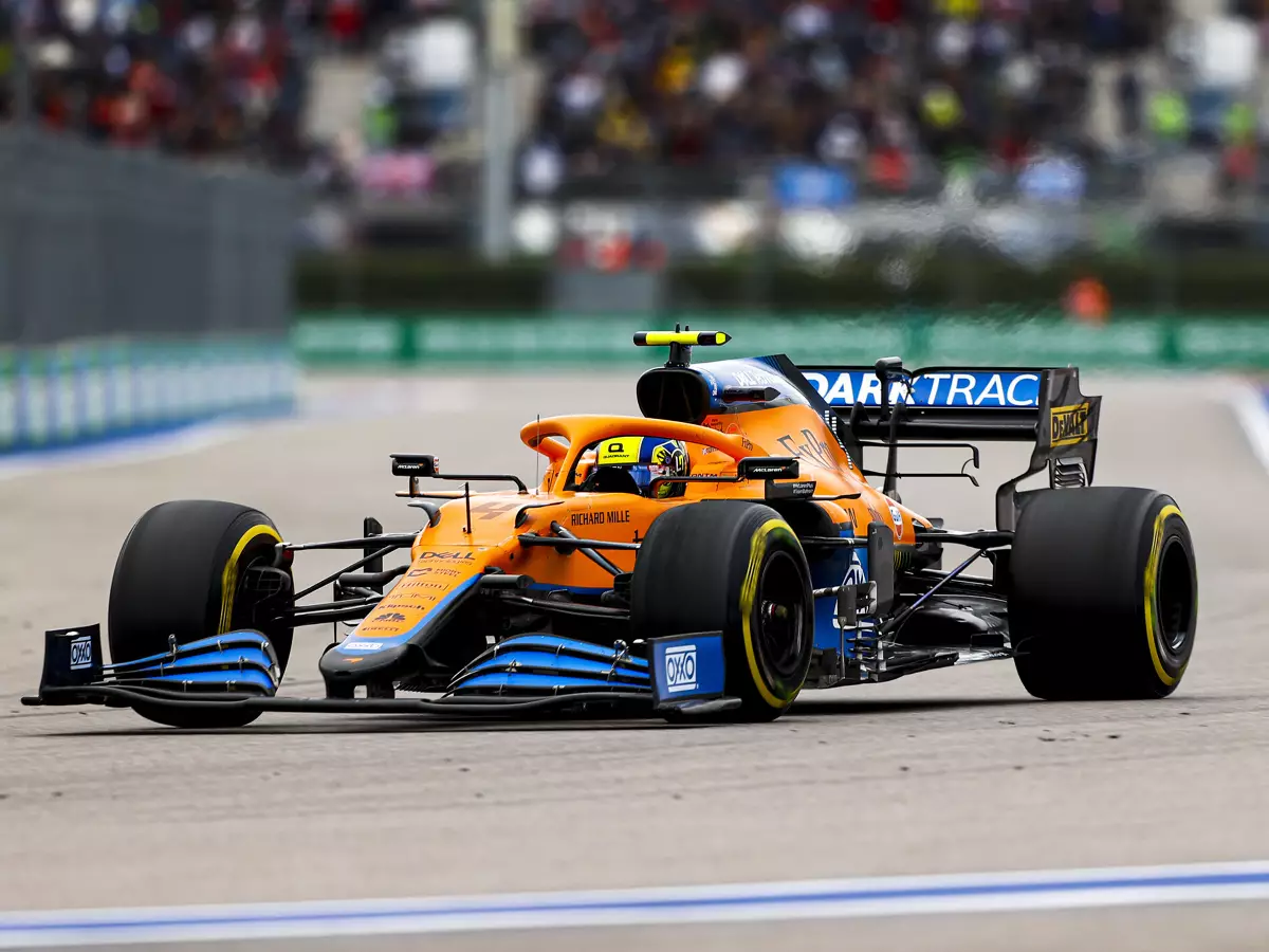 Foto zur News: Missglückte Boxeneinfahrt: Lando Norris darf Platz sieben behalten