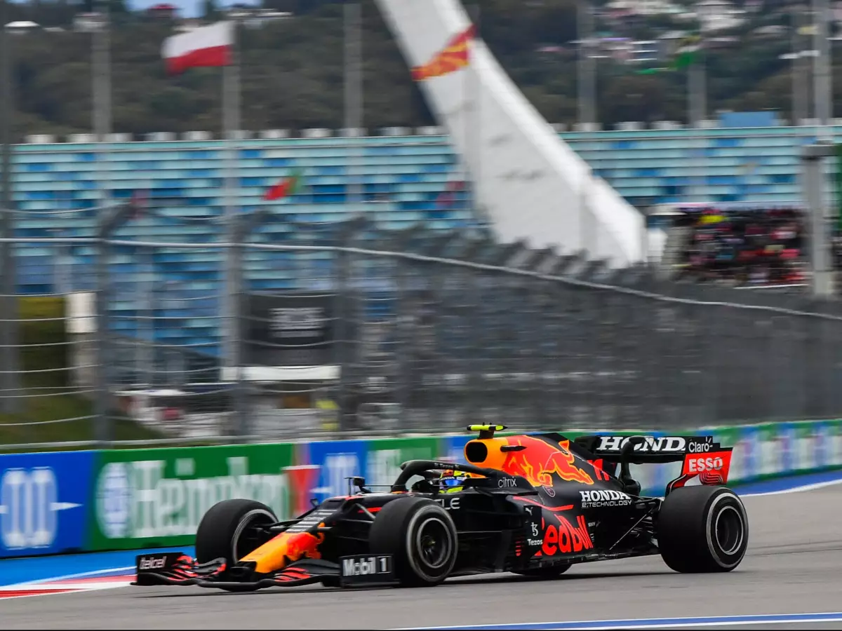 Foto zur News: Platz neun statt Podium: Sergio Perez in Sotschi gleich doppelt im Pech