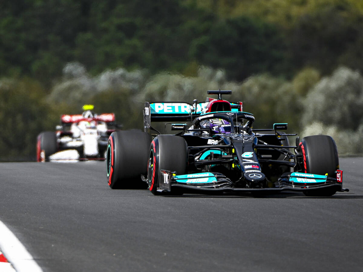 Foto zur News: Formel 1 Türkei 2021: Lewis Hamilton deutlich vor Red Bull