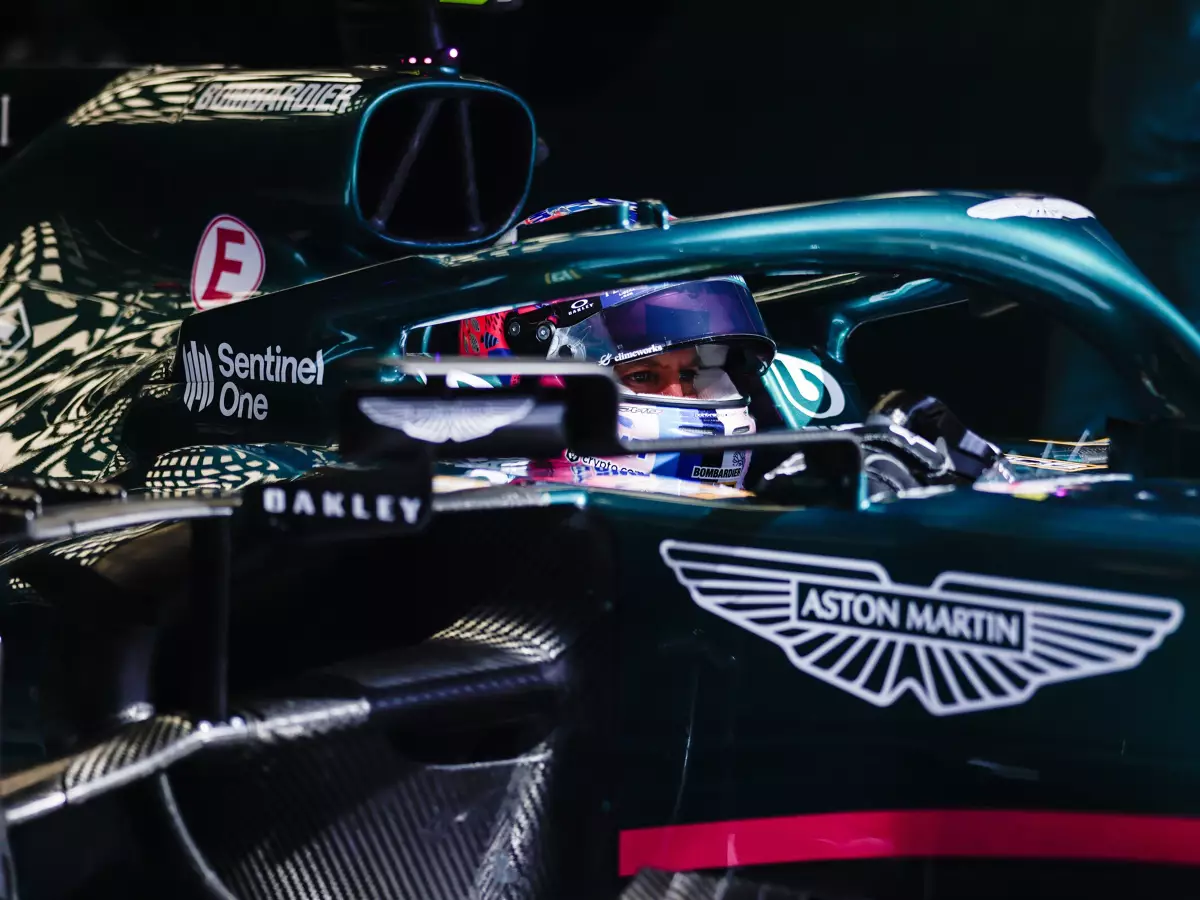 Sebastian Vettel Foto zur News: Nach Grosjeans Feuerunfall: Fahrer testen Handschuh-Prototypen