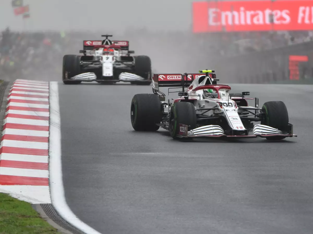 Foto zur News: "Nicht ideal": Giovinazzi verweigerte Platztausch mit Räikkönen in Istanbul