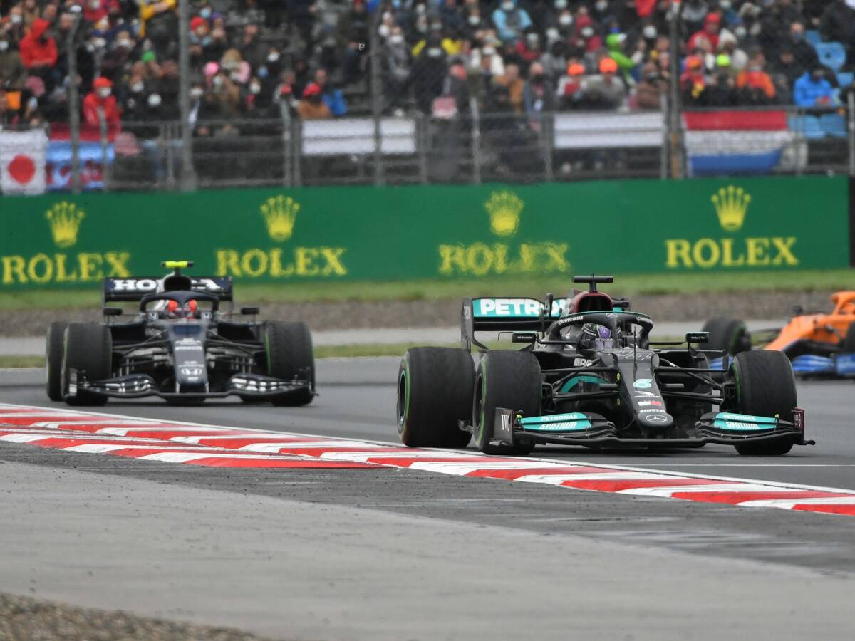 Foto zur News: Mercedes: Im Worstcase wäre Hamilton "in die hinteren Punkteränge" gefallen