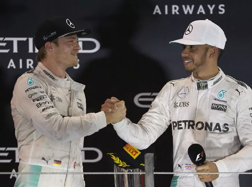 Nico Rosberg, Lewis Hamilton Foto zur News: Rosberg über Hamilton: "Vom Talent her muss er der Beste aller Zeiten sein"