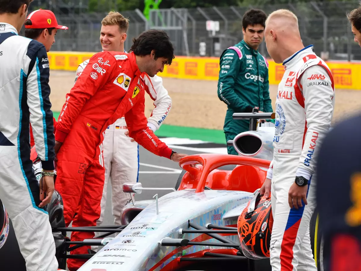 Nicholas Latifi, George Russell, Charles Leclerc, Mick Schumacher, Carlos Sainz, Lance Stroll, Nikita Masepin, Pierre Gasly Foto zur News: Carlos Sainz: "Das ist die Millionen-Dollar-Frage im Fahrerlager"