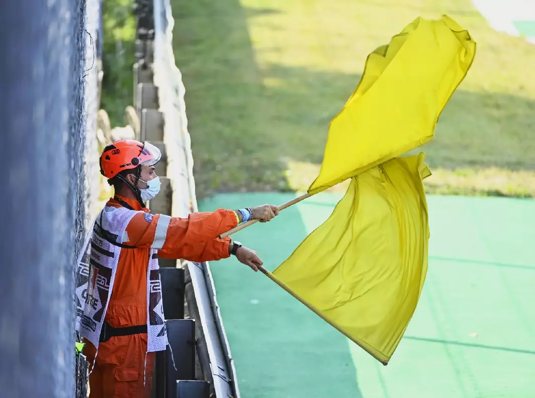 Foto zur News: Doppelgelb-Kontroverse: Welche Lehren die Formel 1 daraus zieht