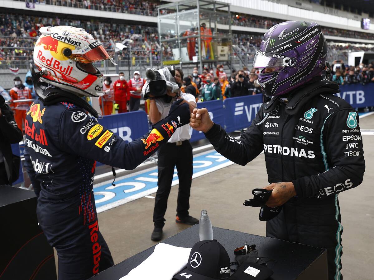 Foto zur News: Bottas: Rivalität Hamilton vs. Verstappen ist "nichts Persönliches"