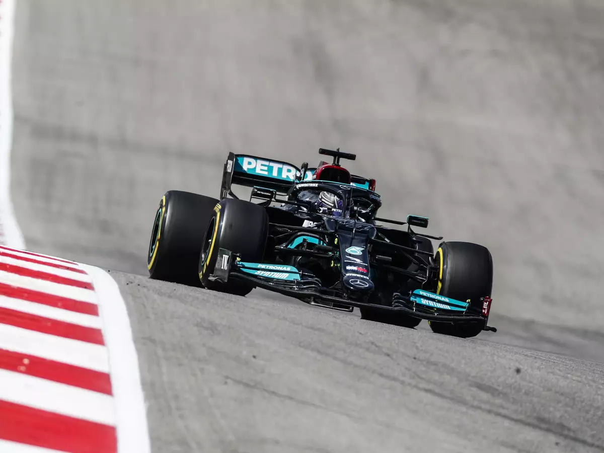 Formel-1-Pilot Lewis Hamilton beim Großen Preis der USA in Austin Foto zur News: Lewis Hamiltons Aufholjagd bleibt unbelohnt: "Mehr war nicht drin"
