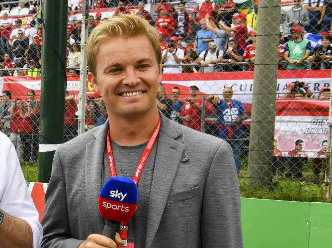 Nico Rosberg, TV-Experte bei Sky für die Formel 1 Foto zur News: Nico Rosberg über Hamilton: "Irgendwie denke ich, er schafft das noch"