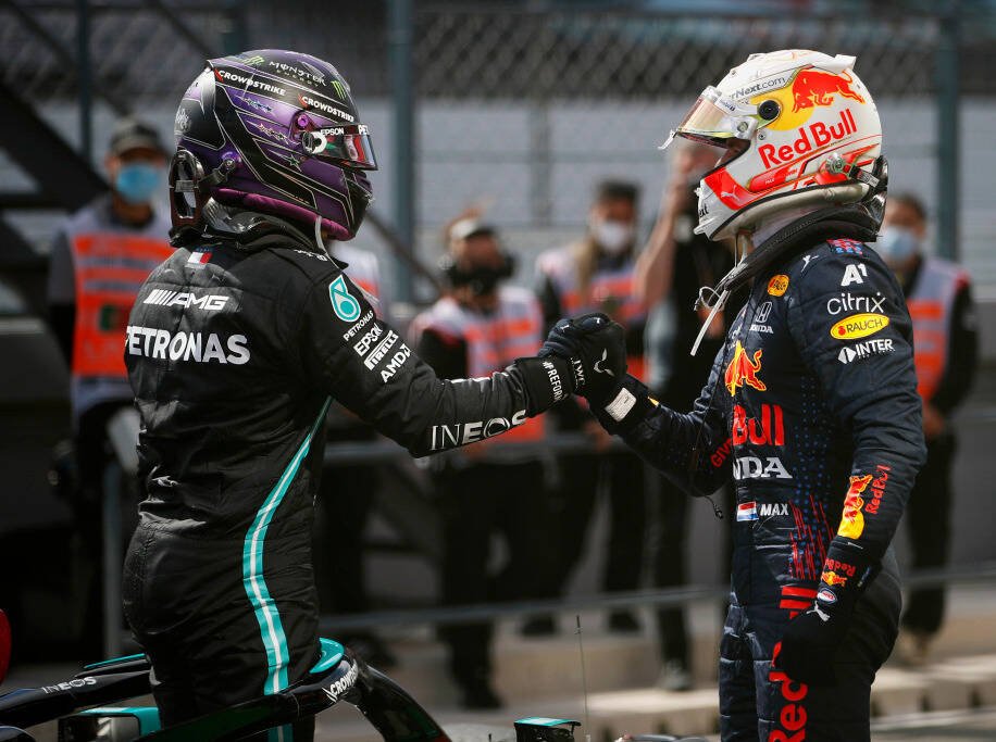 Foto zur News: Lewis Hamilton: Respekt sollte im Zentrum des WM-Duells stehen
