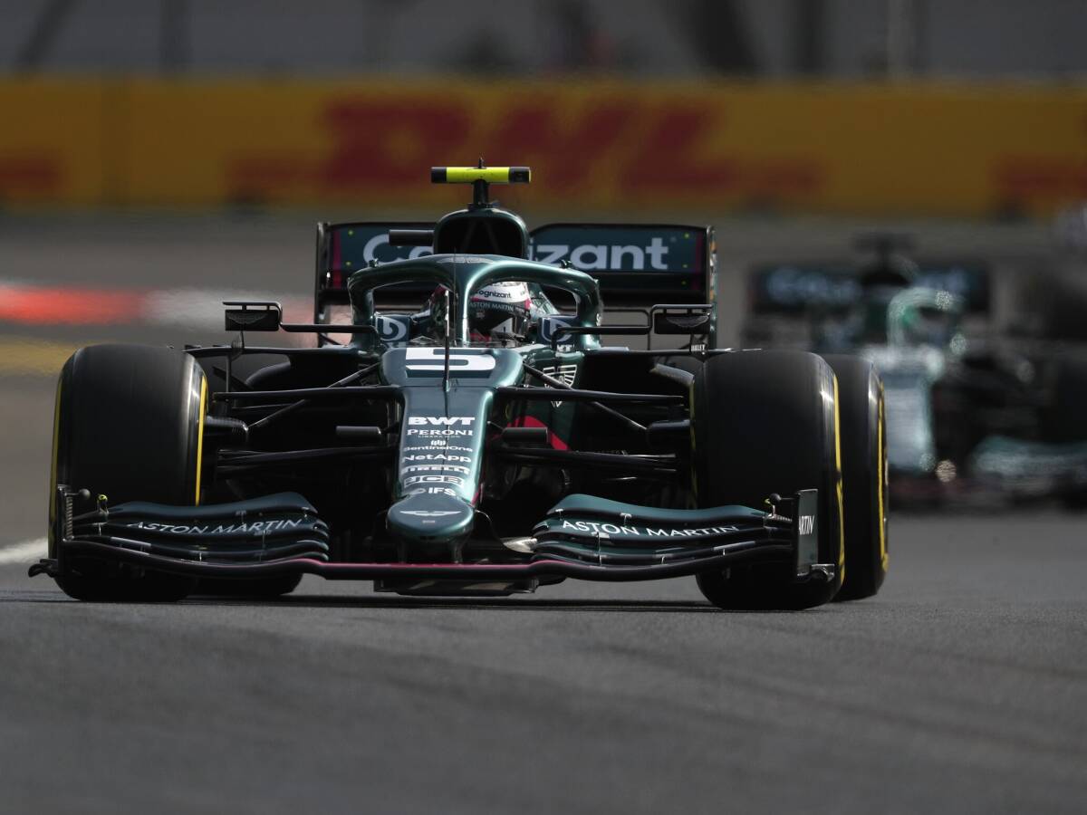 Foto zur News: Sebastian Vettel nach P9: Ist Aston Martin in Mexiko punktefähig?