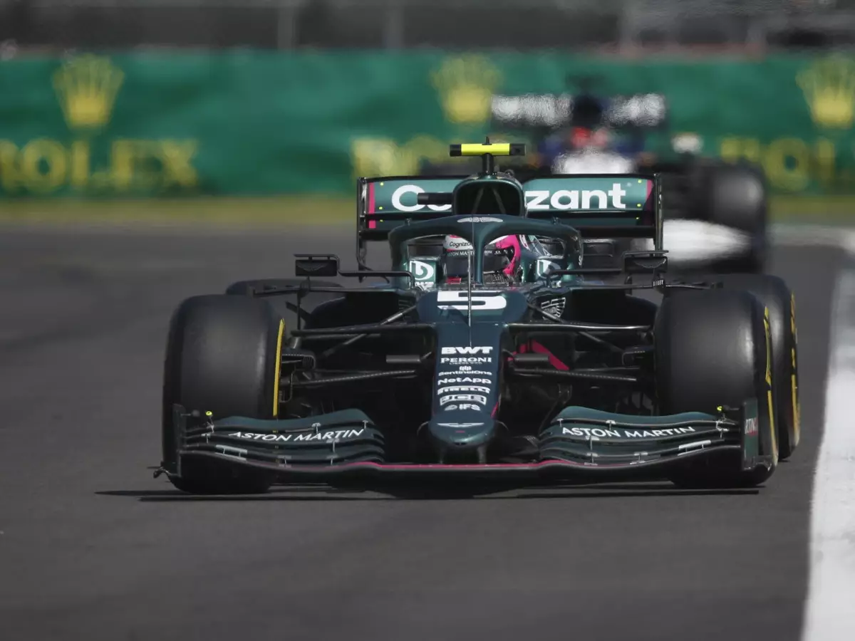 Sebastian Vettel im Aston Martin AMR21 beim Formel-1-Rennen in Mexiko 2021 Foto zur News: Sebastian Vettel auf P7: "Ich war gefühlt immer Käpt'n an Bord"