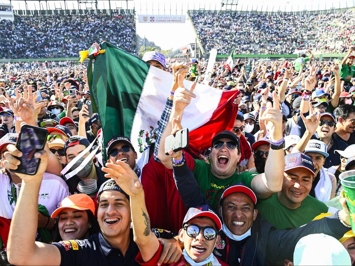 Foto zur News: Formel-1-Fiesta: 138.500 Fans bejubeln Perez-Podium in Mexiko