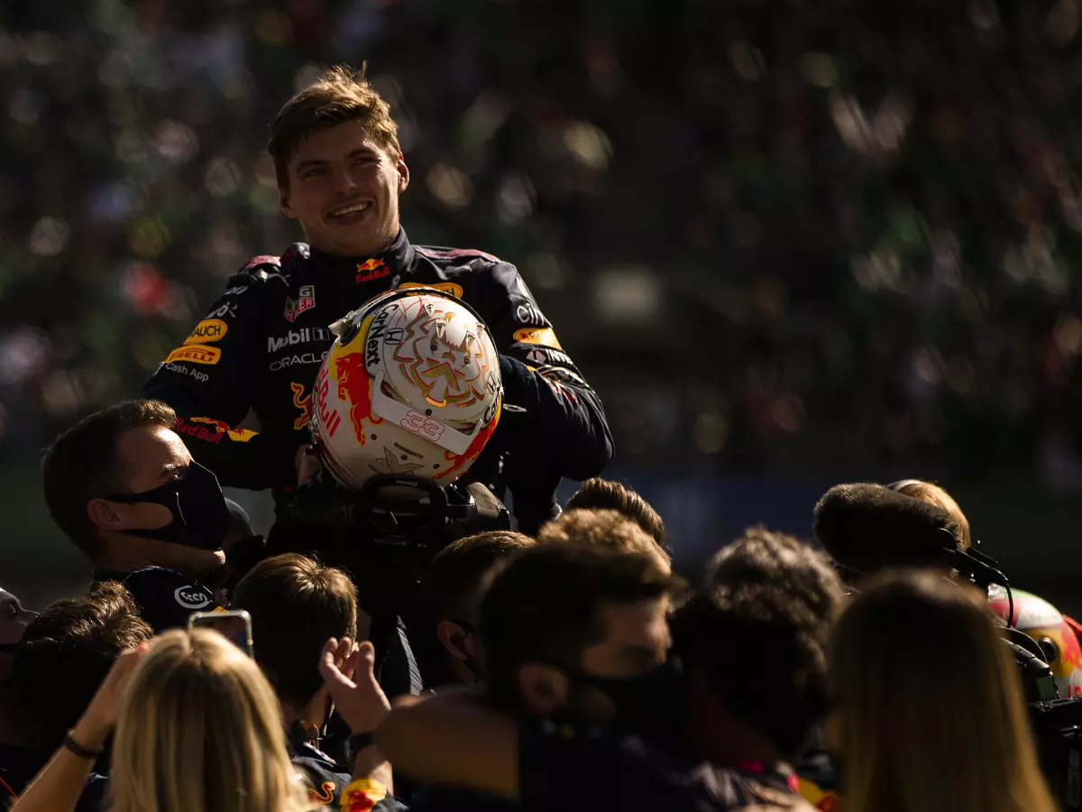 Foto zur News: Q#AND#A Mexiko 2021: Verstappen feiert triumphalen Sieg in Perez' Heimat