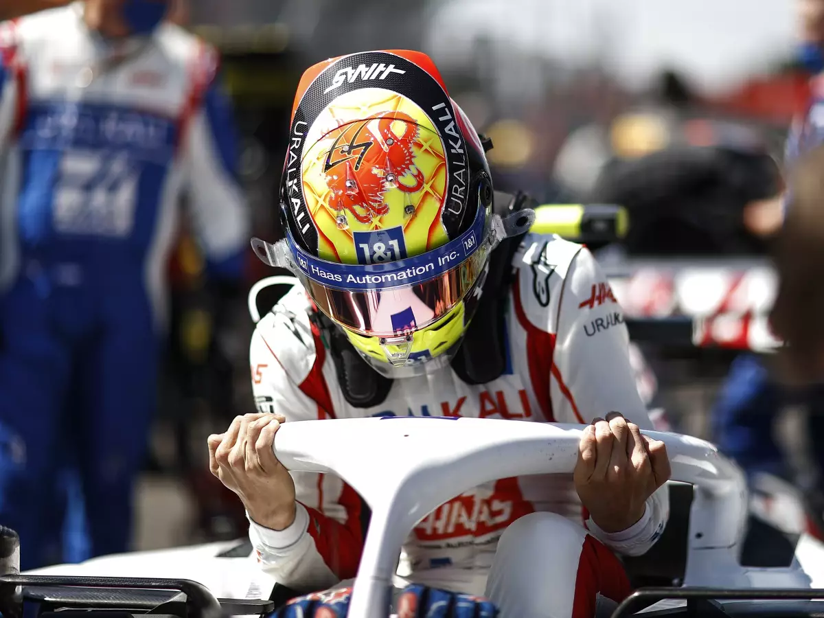 Mick Schumacher Foto zur News: "Rennunfall": So kam's zum Crash um Mick Schumacher
