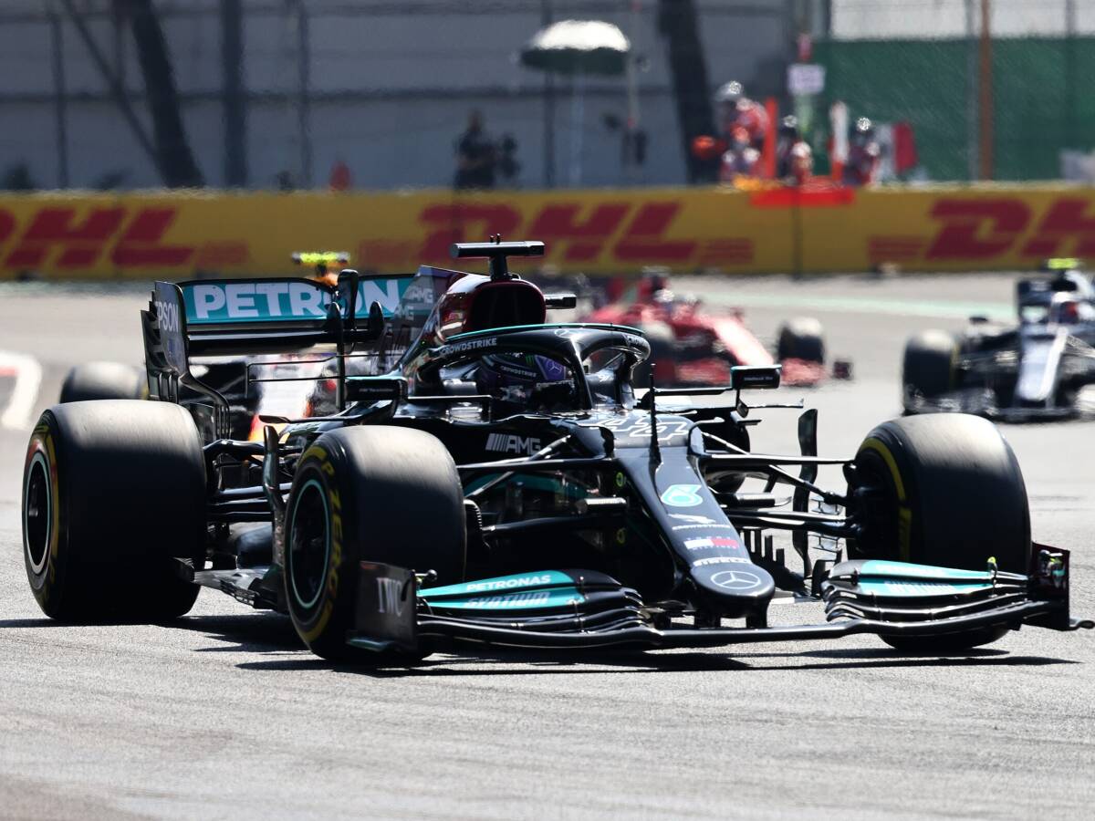Foto zur News: Lewis Hamilton ernüchtert: Uns hat eine halbe Sekunde gefehlt!