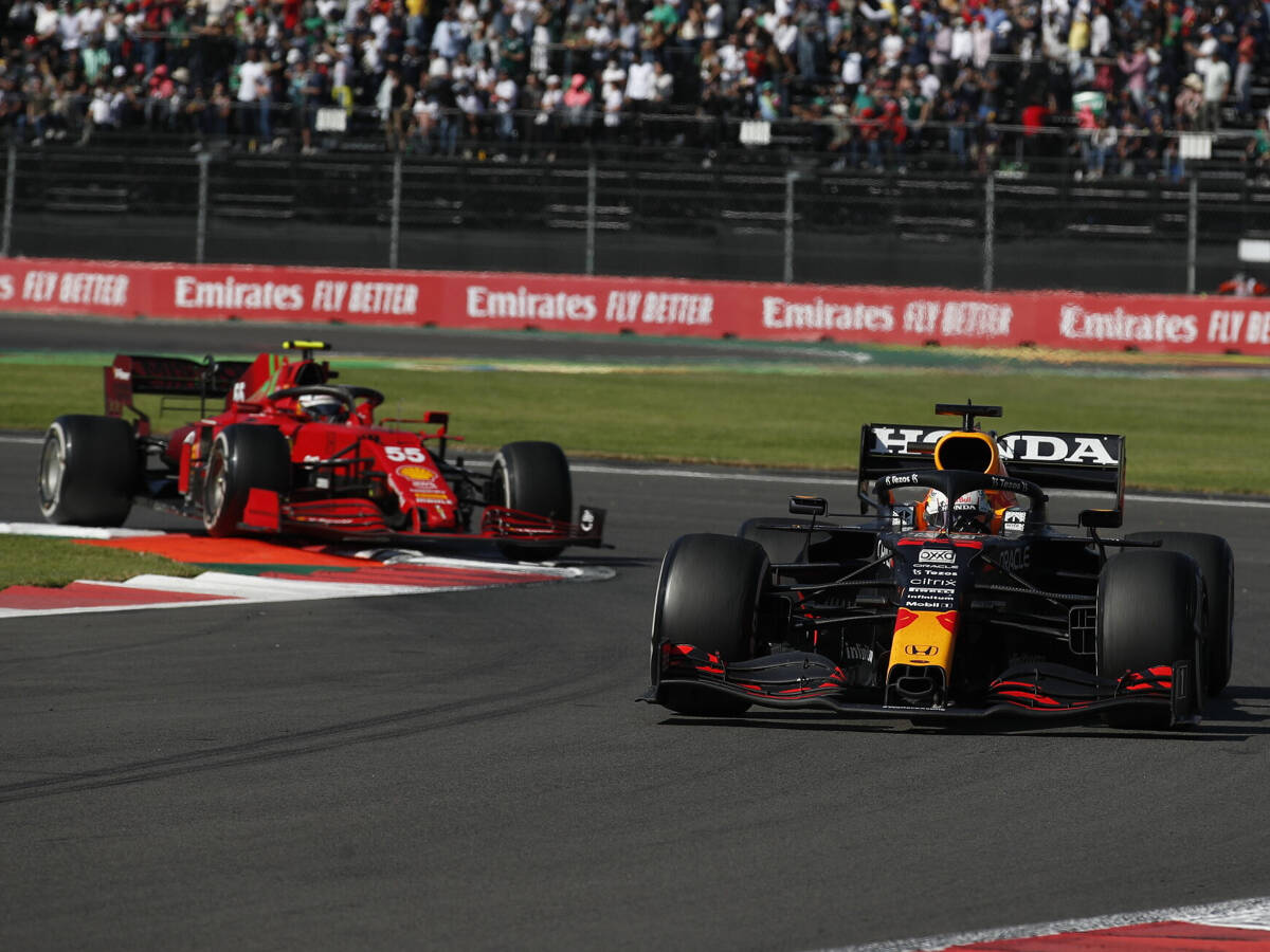 Foto zur News: Carlos Sainz: Rückstand auf Red Bull #AND# Mercedes ist größer geworden