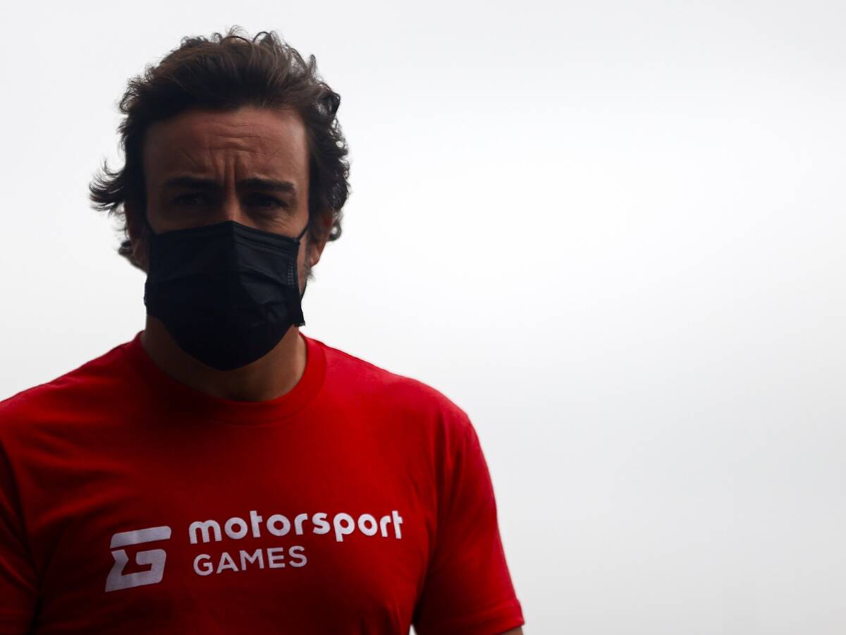Foto zur News: Fernando Alonso zweifelt Formel-1-Kalenderplanung an