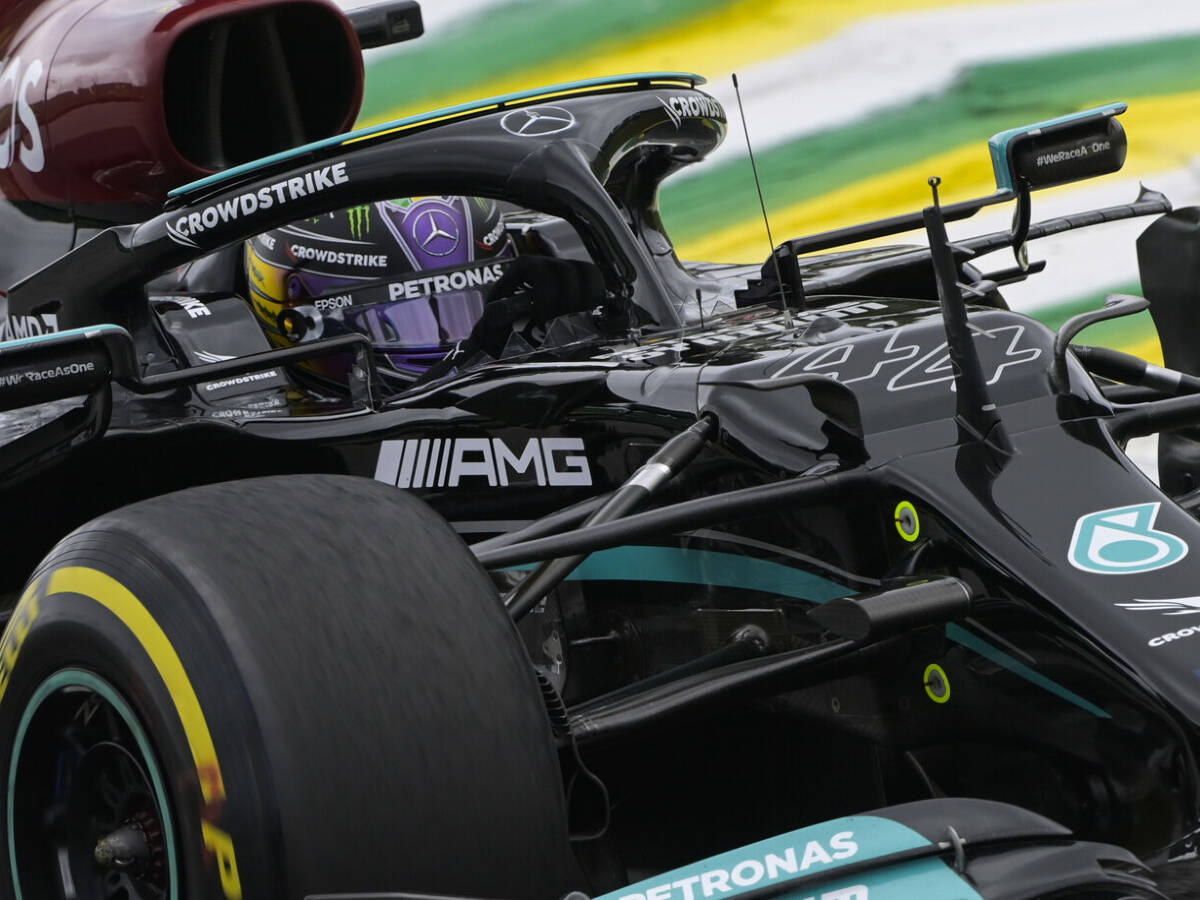 Foto zur News: F1-Training Brasilien: Lewis Hamilton zum Auftakt klar Schnellster