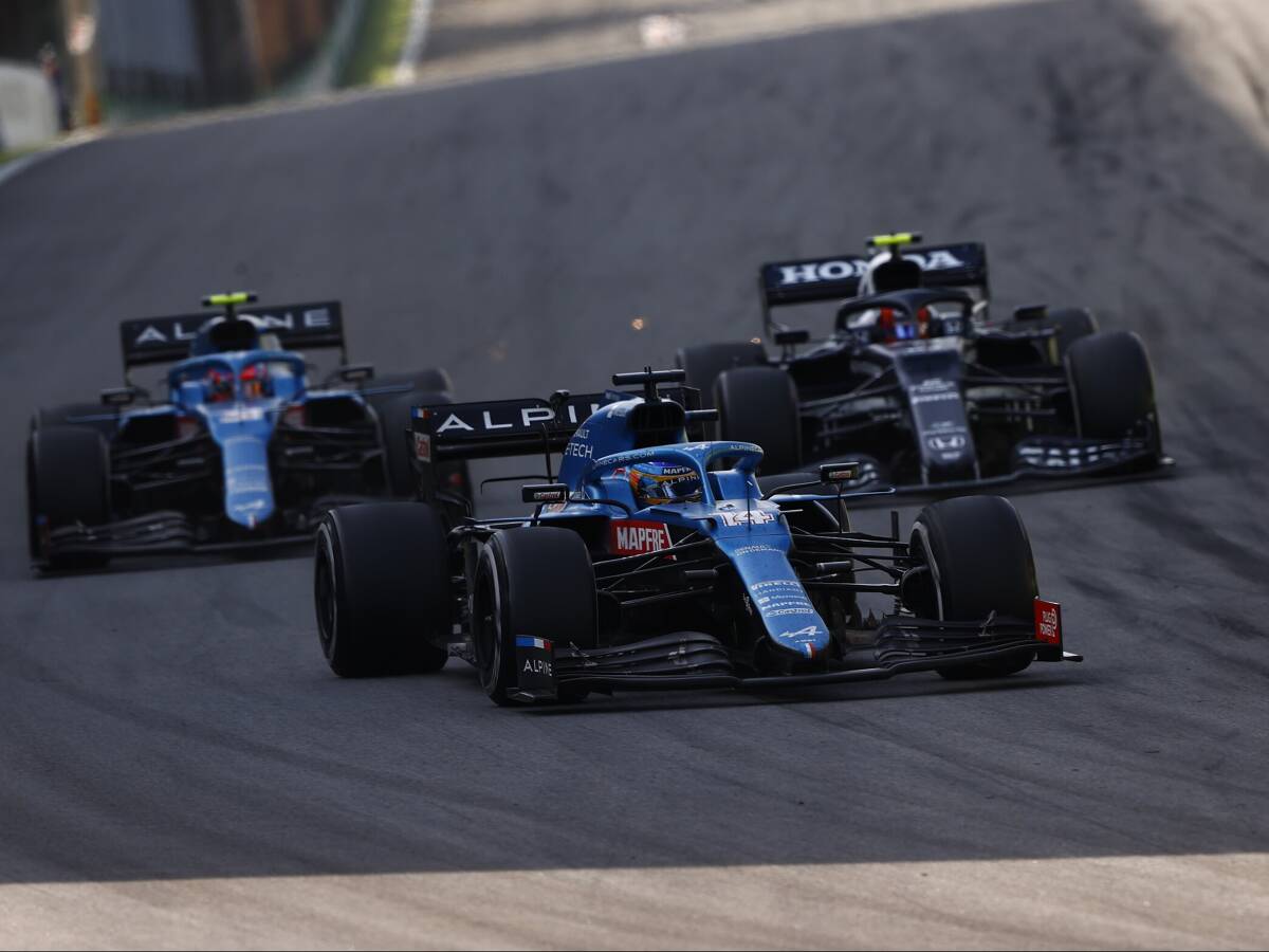 Foto zur News: Formel-1-Teamchef: Bleibt Dranbleiben in schnellen Kurven ein Problem?