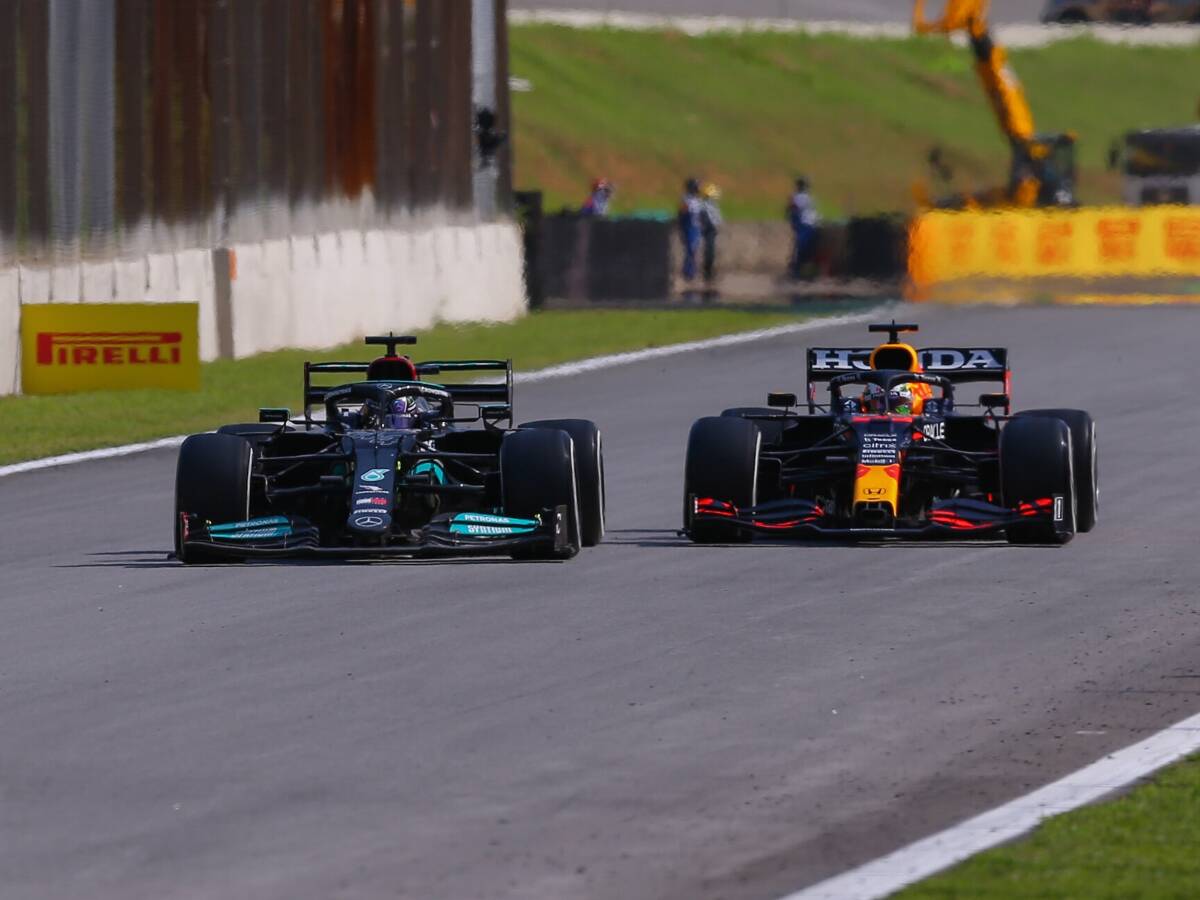 Foto zur News: F1-Rennleiter Masi: Mercedes und Red Bull "versuchen alles, um zu gewinnen"