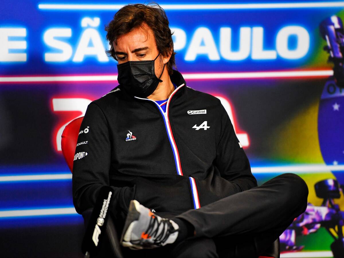 Foto zur News: Fernando Alonso: Warum er von der Medienarbeit genervt ist