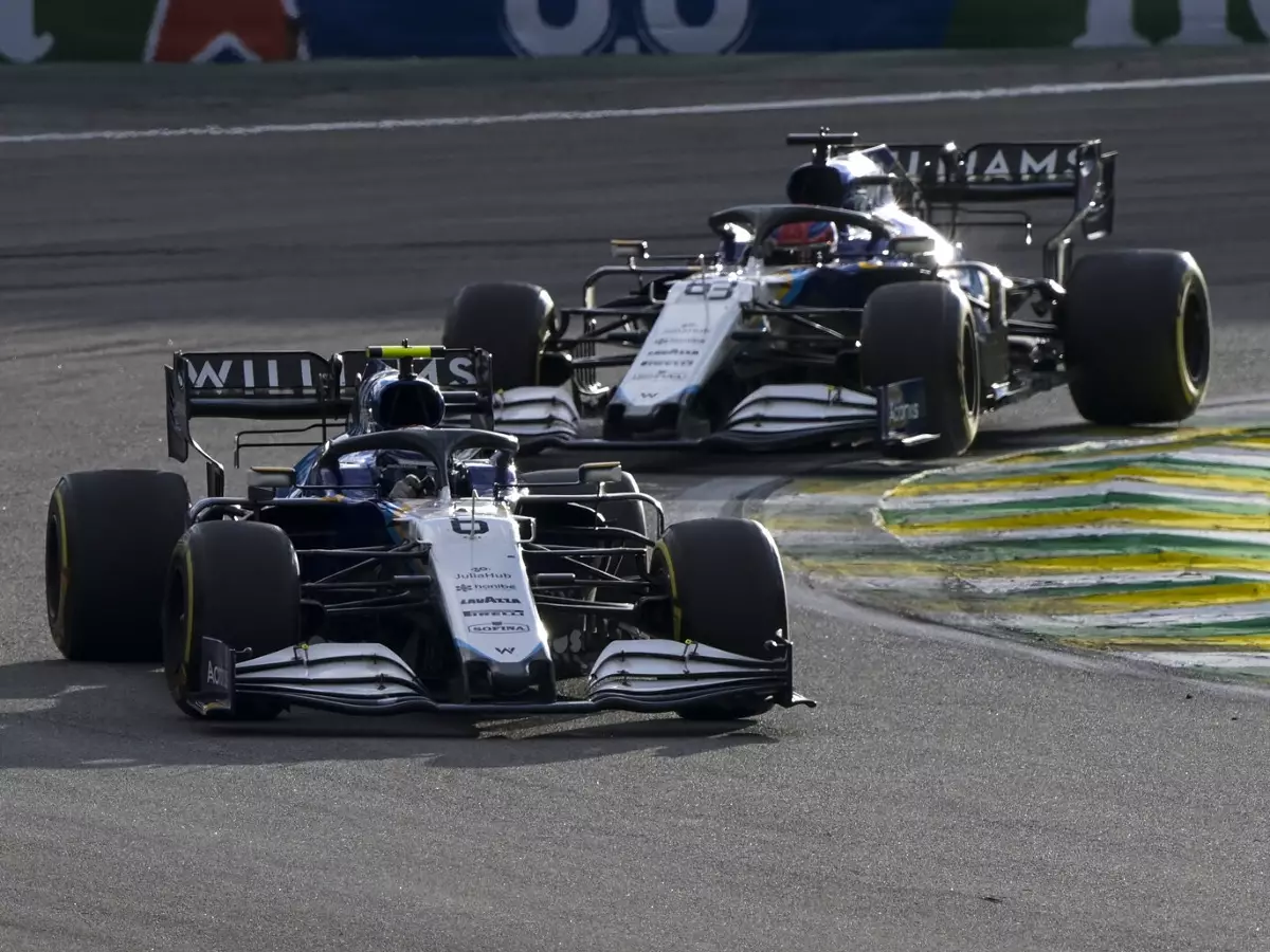 Nicholas Latifi vor Williams-Teamkollege George Russell in Brasilien 2021 Foto zur News: Nicholas Latifi: Wie wenig ihm der Sieg über George Russell bedeutet