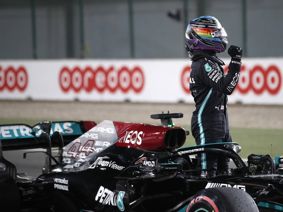 Foto zur News: Nach Magenproblem: Lewis Hamilton wieder in Bestform!