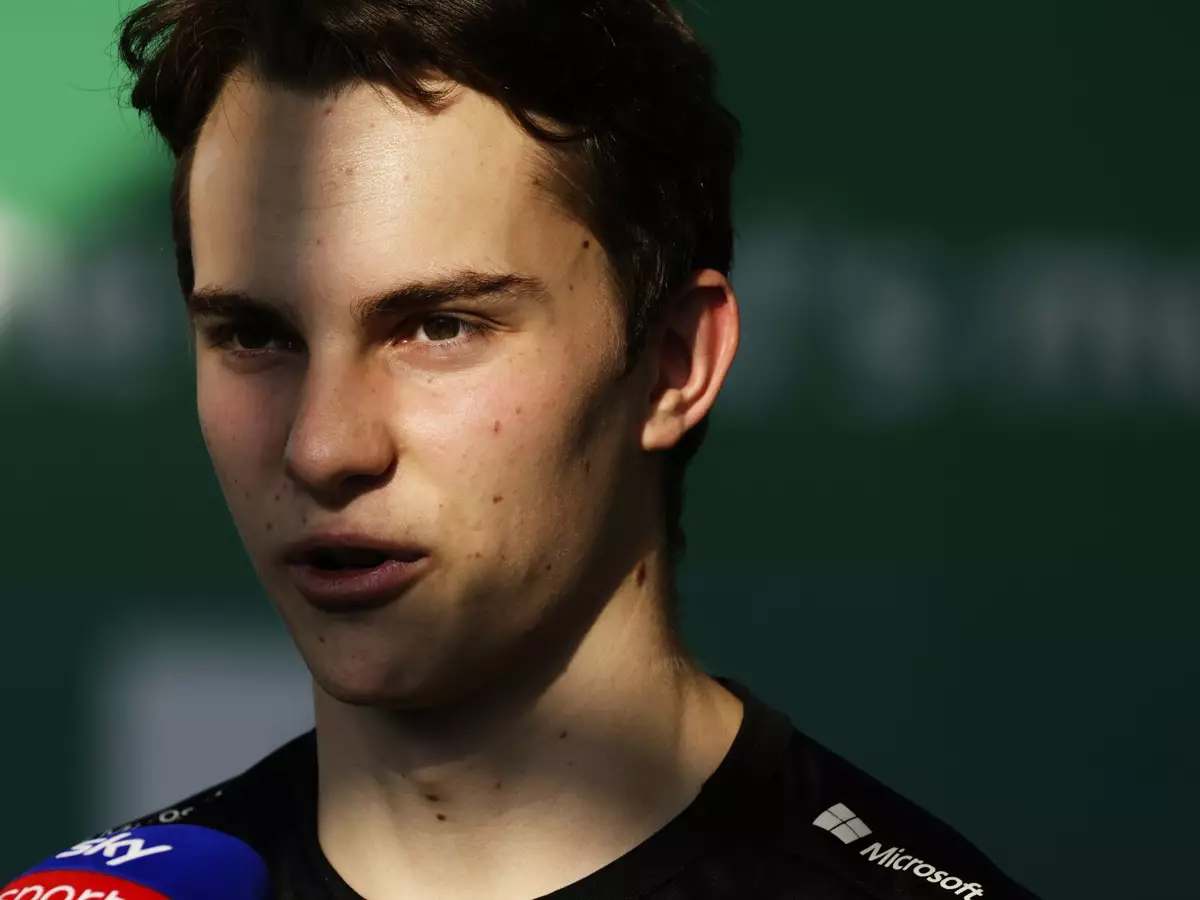 Oscar Piastri Foto zur News: "Ziemlich unfair": Piastri verteidigt Formel-1-Aufsteiger Zhou gegen Kritik