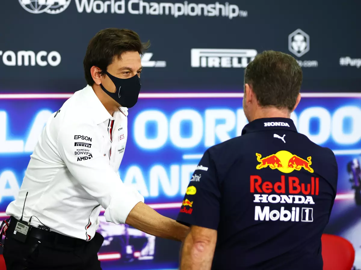 Toto Wolff, Christian Horner Foto zur News: Christian Horner: "Ich muss Toto nicht den Arsch küssen"