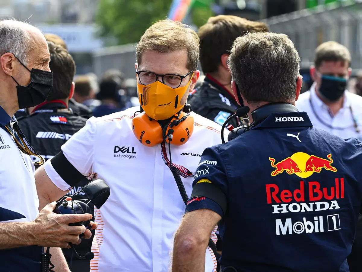 Franz Tost, Andreas Seidl, Christian Horner Foto zur News: Andreas Seidl: Krieg der Worte im F1-Titelkampf geht zu weit