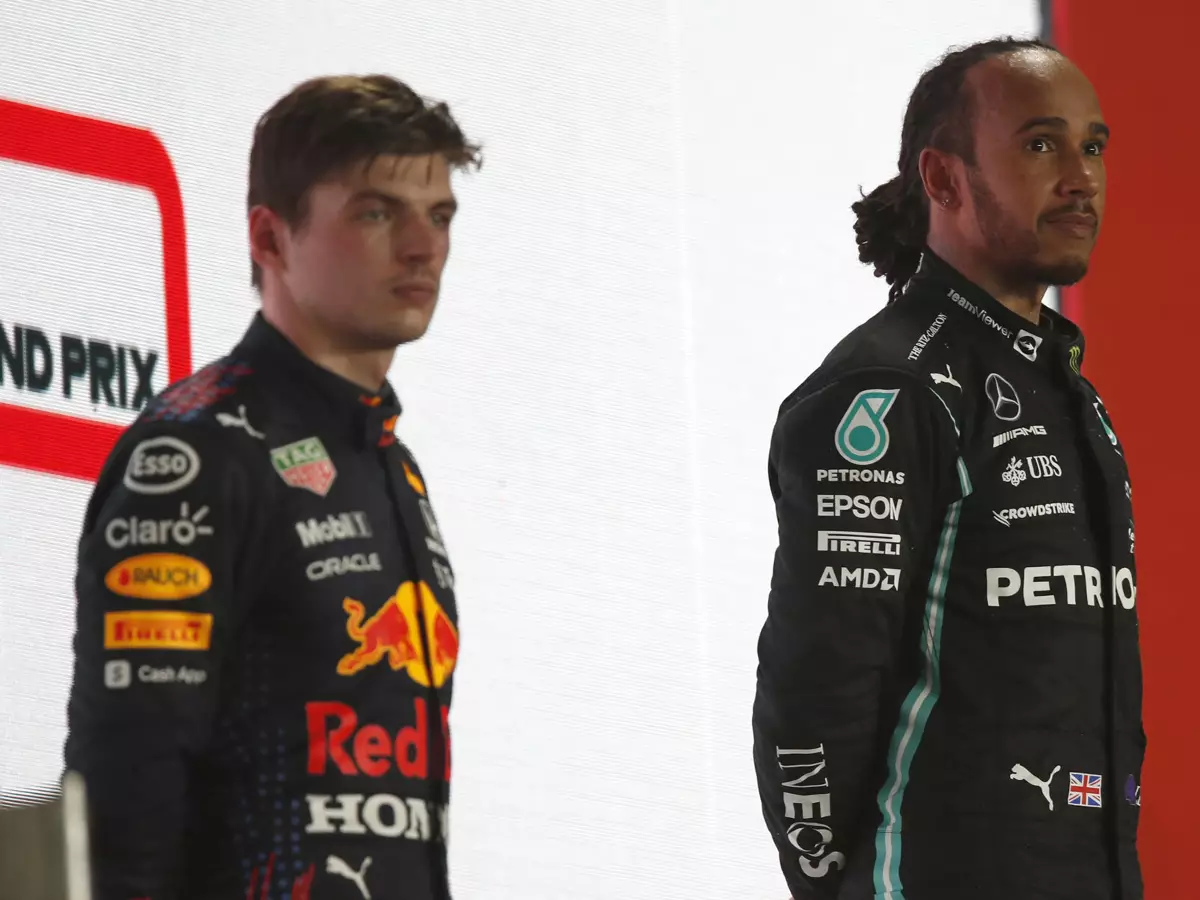 Max Verstappen, Lewis Hamilton Foto zur News: "Budgetgate": Lewis Hamilton hatte schon 2021 eine leise Vorahnung