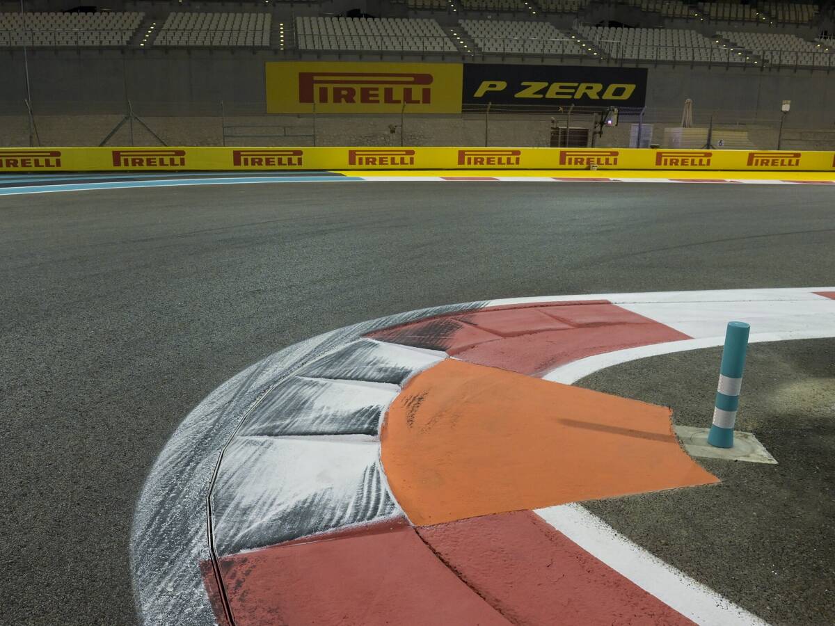 Foto zur News: "Aggressive" Randsteine in Abu Dhabi: Pirelli fürchtet ein zweites Katar