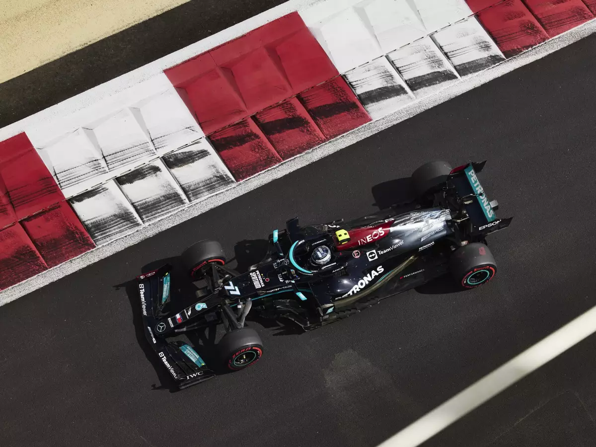 Valtteri Bottas Foto zur News: "Aggressive" Randsteine in Abu Dhabi über Nacht entschärft