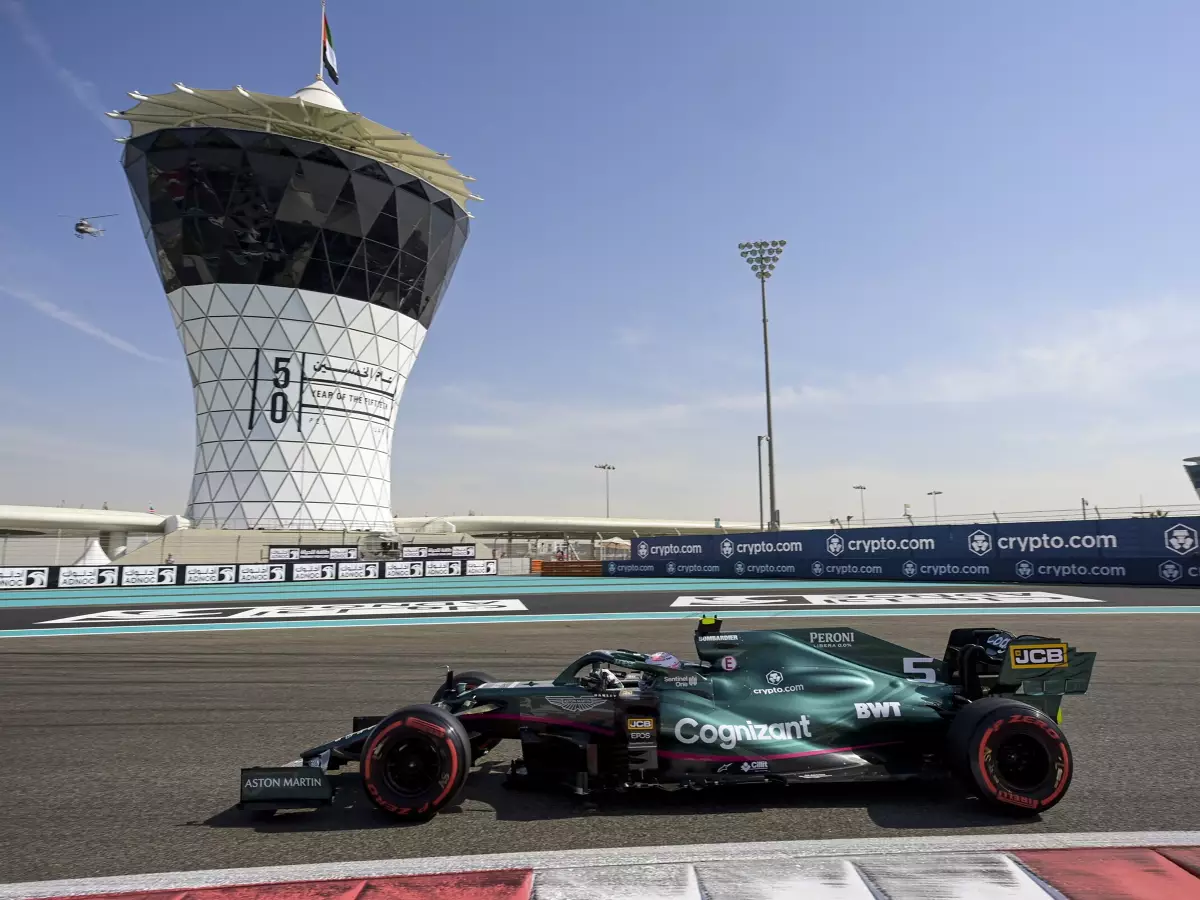 Sebastian Vettel Foto zur News: Sebastian Vettel: Saisonfinale in Abu Dhabi ist nicht so schlimm