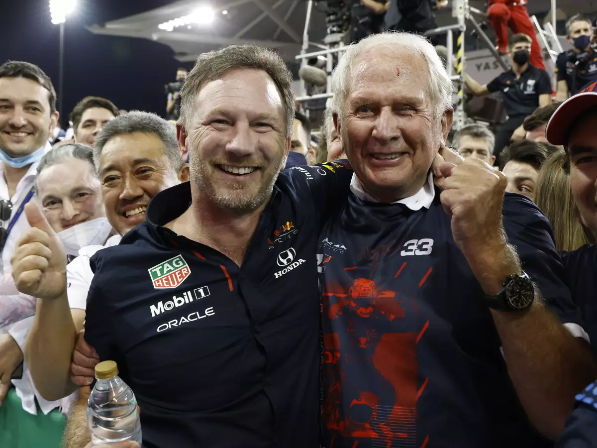 Christian Horner & Helmut Marko feiern den WM-Titel von Max Verstappen Foto zur News: Helmut Marko: WM-Titel 2021 "geht weit über 2010 hinaus"
