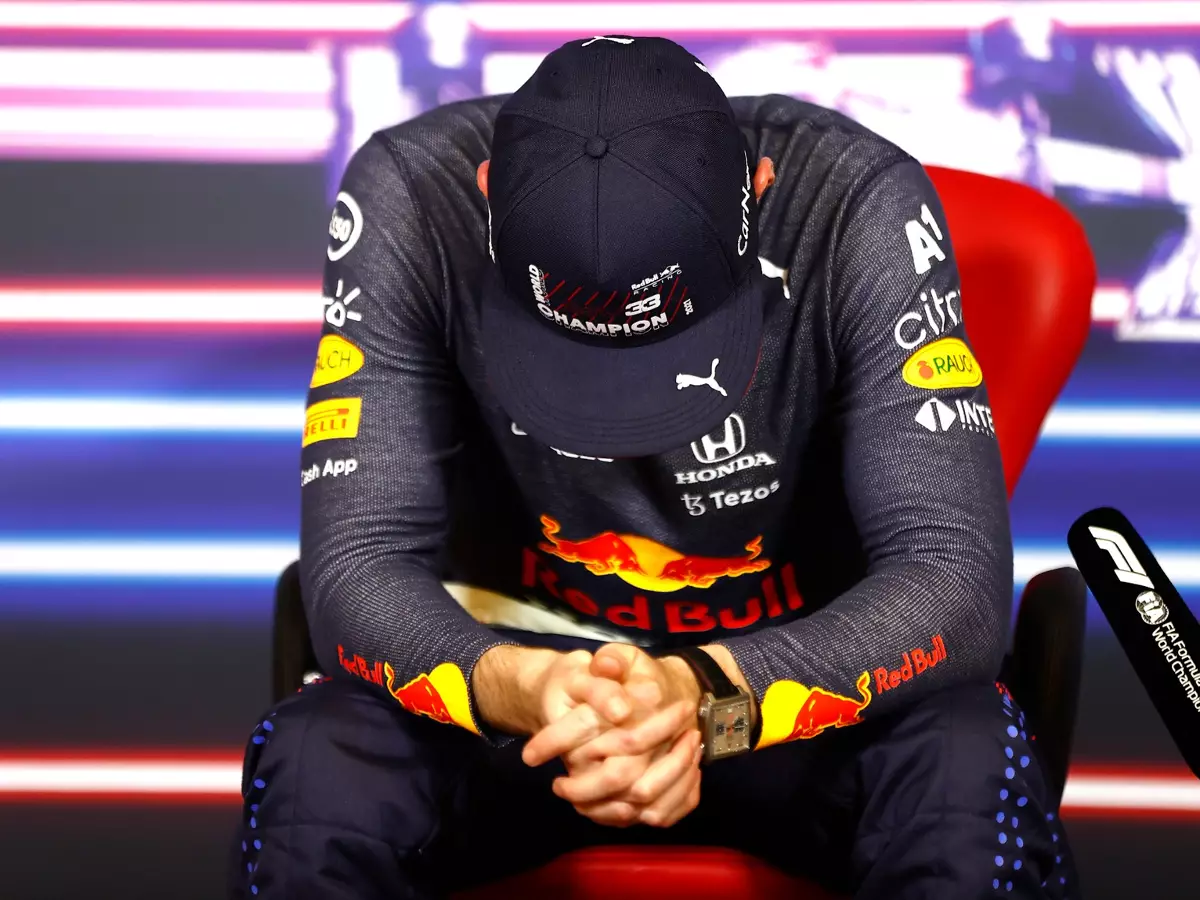 Max Verstappen Foto zur News: Max Verstappen: Hatte in der letzten Runde einen "gewaltigen Krampf" im Bein